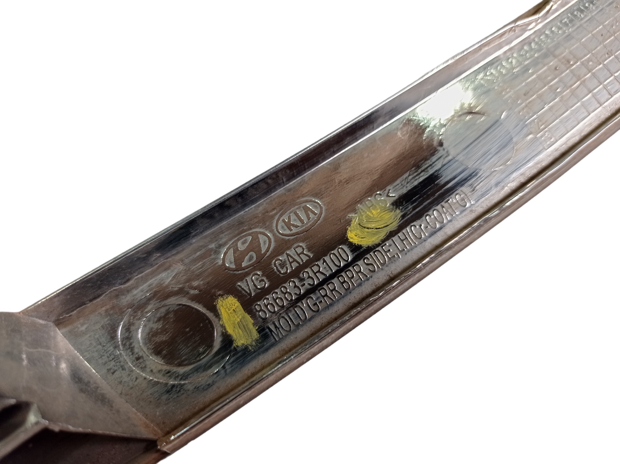 Friso Esquerdo Parachoque Traseiro Kia Cadenza 2013 V547