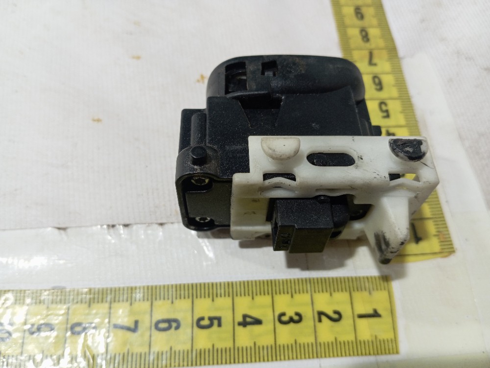Botão Vidro Porta Diant Direita Mercedes C180 2002 2007 V661 8