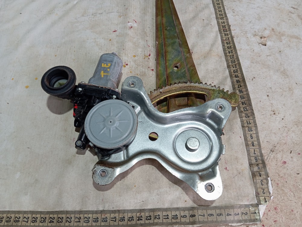 Máquina Vidro Porta Tras Esquerda Land Cruiser Prado 05 V620 8