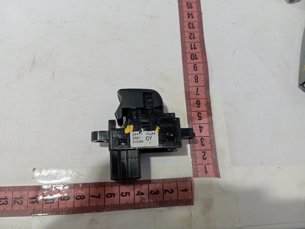 Botão Vidro Porta Traseira Direita Nissan Leaf 2023 V632 7