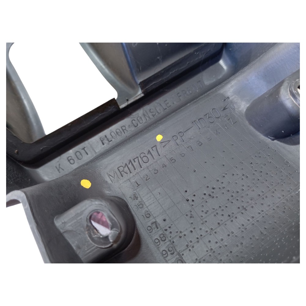 Console Mitsubishi L200 Sport 2006 V647 6