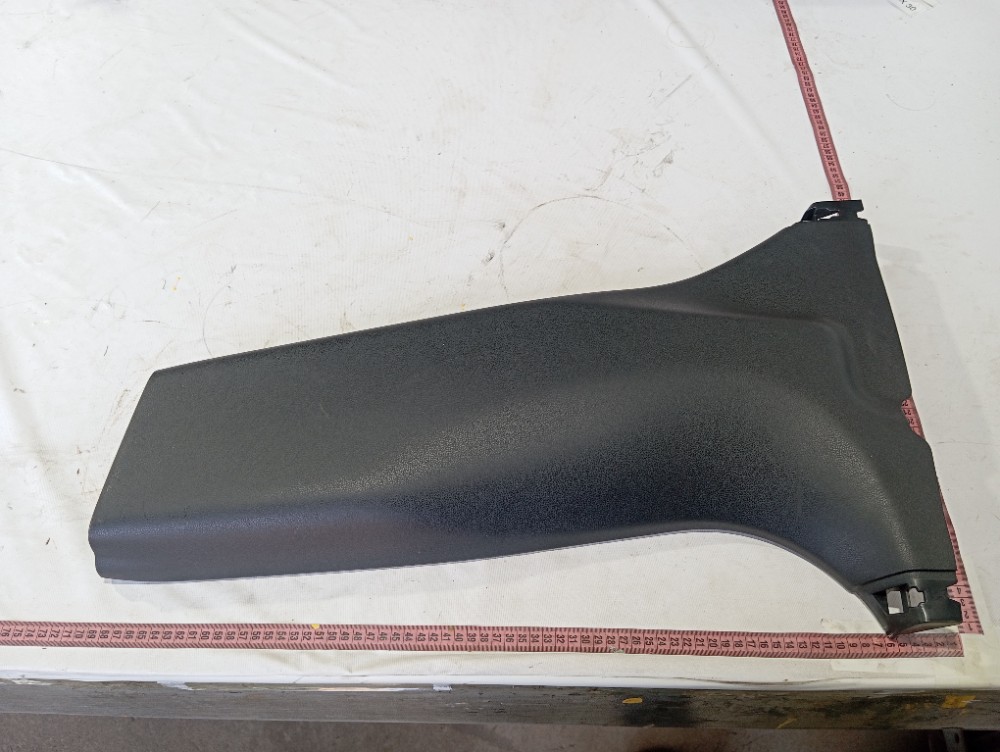 Acabamento Coluna Esquerda Nissan Leaf 2023 V632 7
