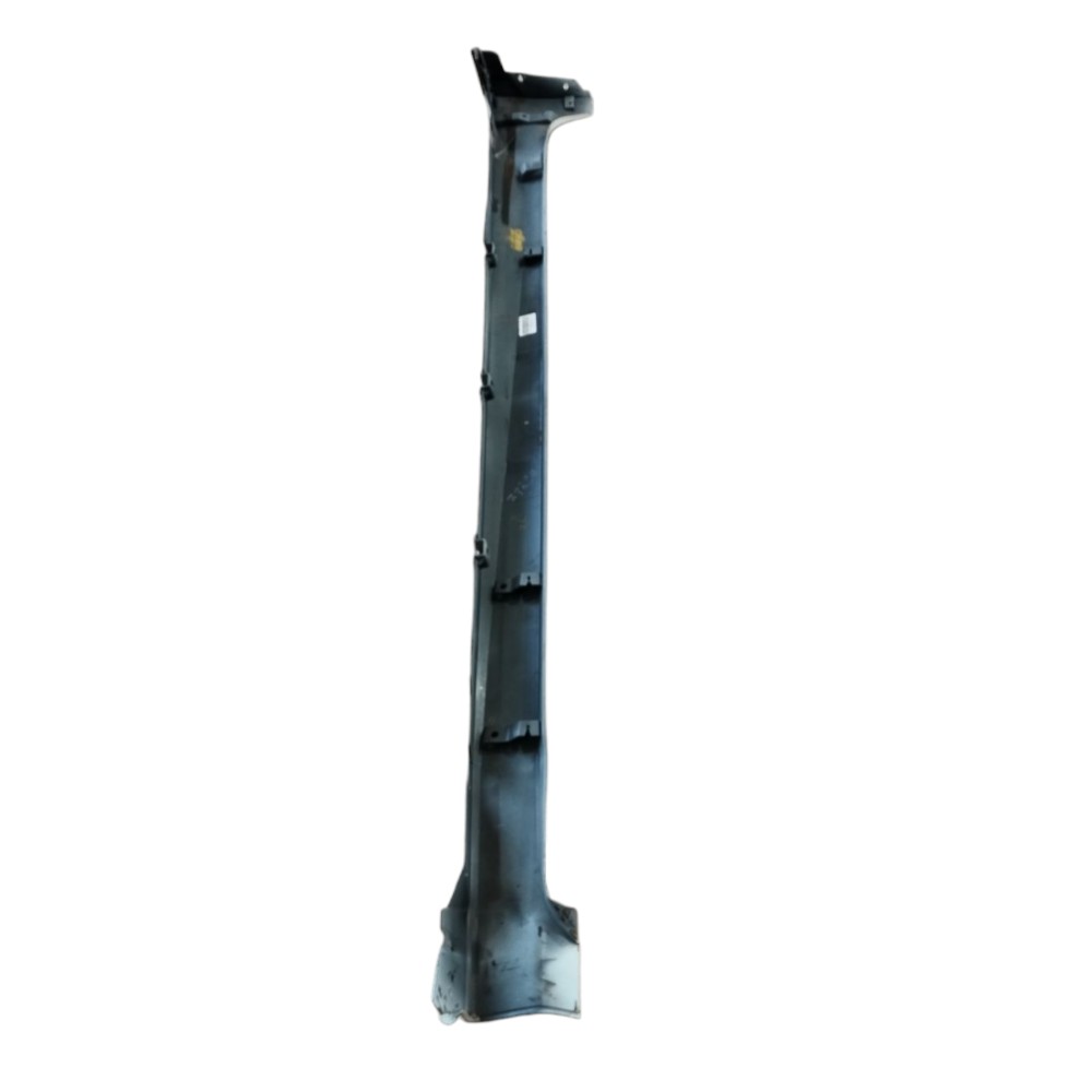 Spoiler Esquerdo Nissan Leaf 2023 V632
