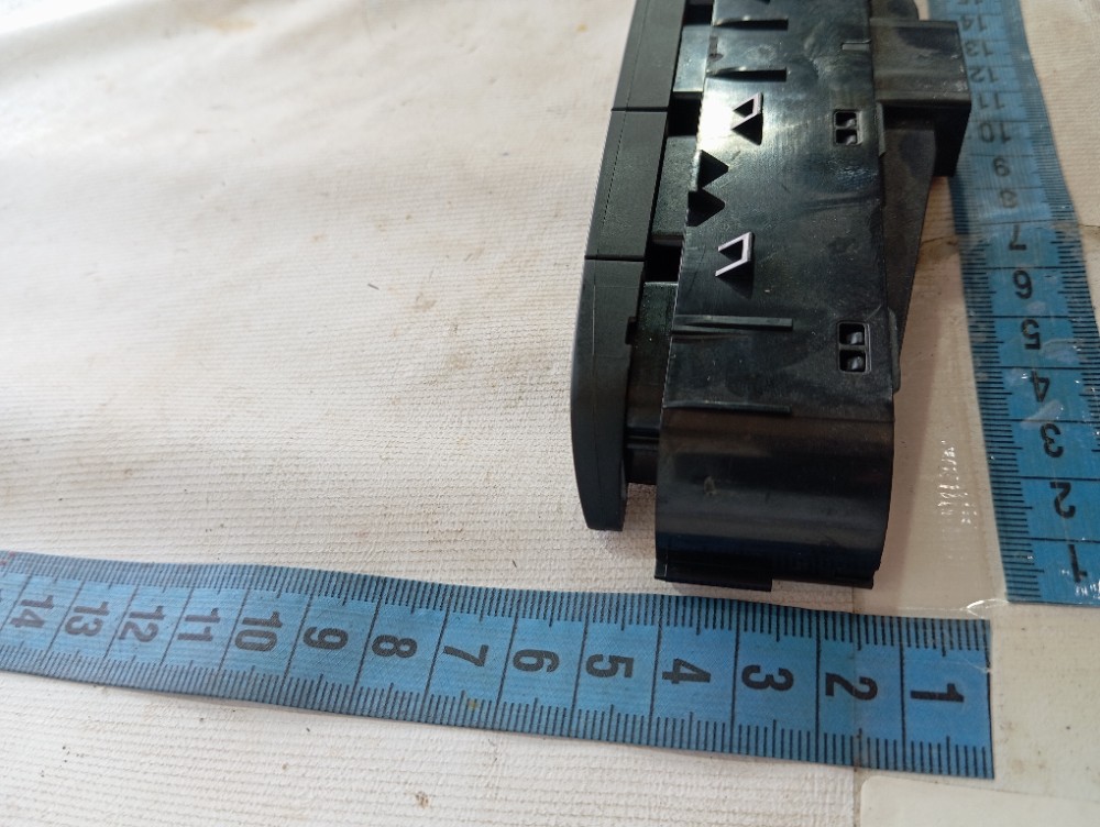 Botão Pisca Alerta Off Gm Tracker 2020 2025 V627 9