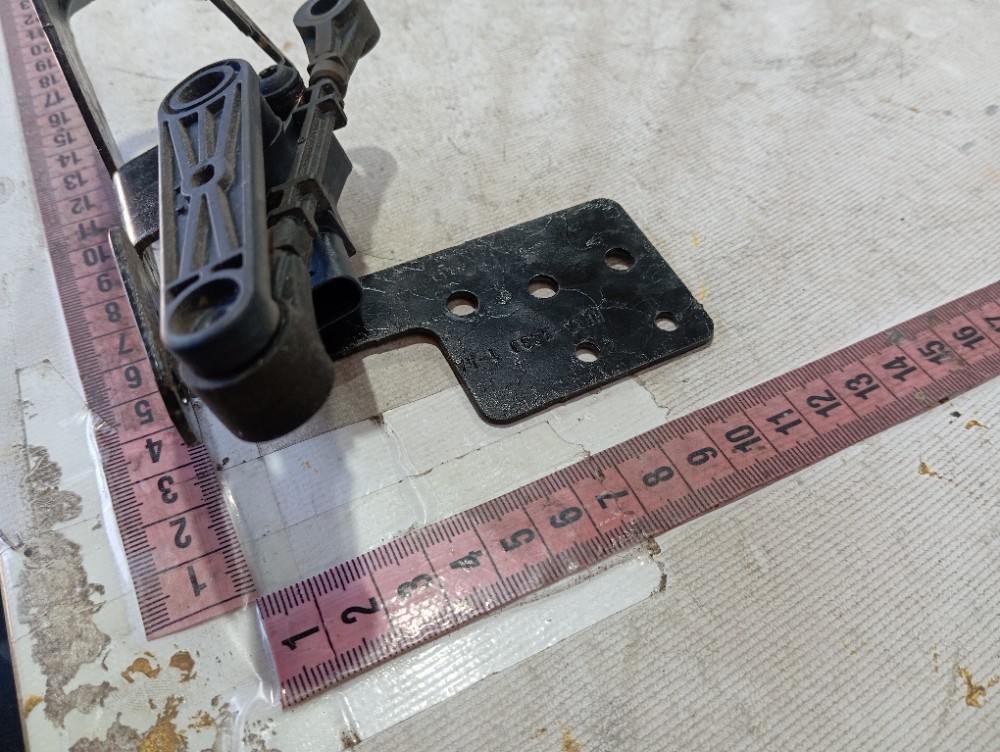 Sensor nivel traseiro direito Land Rover Defender 2022 V645 8