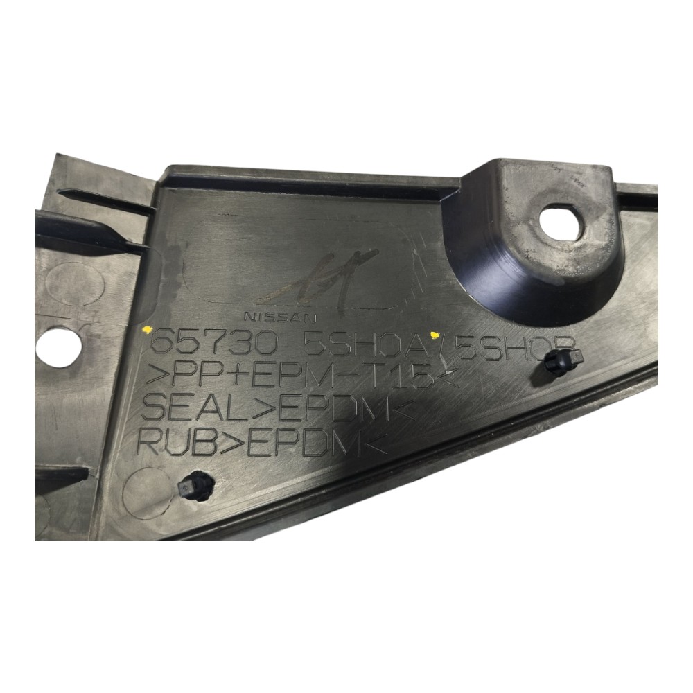 Moldura Tomada Carregamento  Nissan Leaf 2023 V632 6