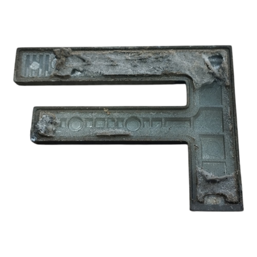 Emblema F Land Rover Defender 2022 V645 5