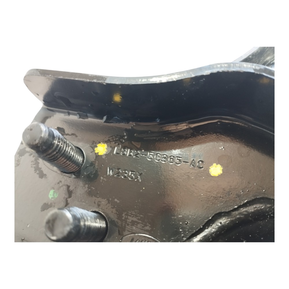 Suporte quadro suspensão traseiro esq Rover Defender 22 V645 5