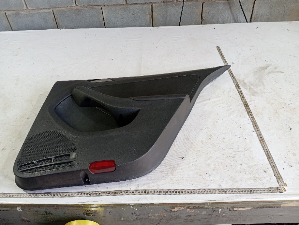 Forro Porta Traseira Direita Vw Jetta 2014 V260 7