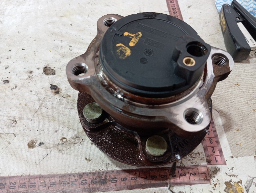 Cubo roda traseira direita Volvo V40 T3 2013 a 2016 V652 9