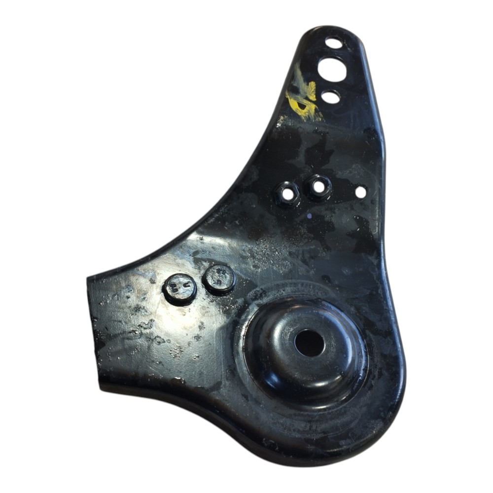 Suporte quadro suspensão traseiro dir Rover Defender 22 V645 4