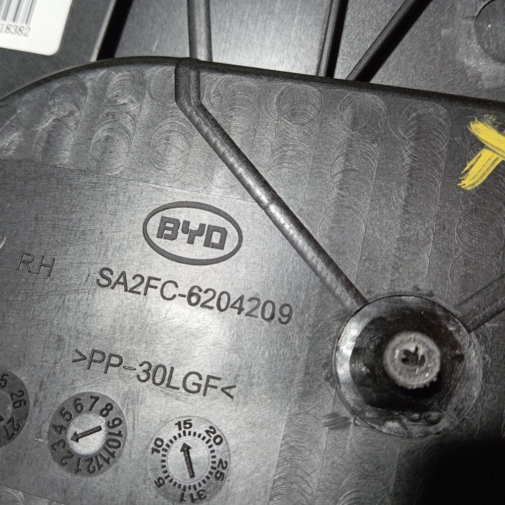 Suporte máquina vidro porta tra direita Byd Song Pro 24 V674 4