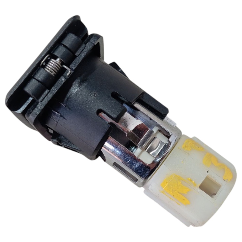 Tomada 12v Esquerda Porta Malas Defender 2021 2022 V645