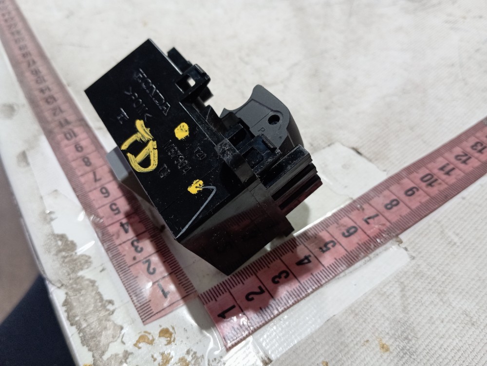 Botão Vidro Porta Traseira Direita Hrv Exl 2023 2025 V644 8