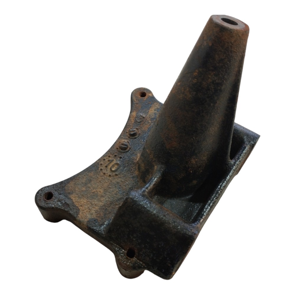 Suporte Compressor Troller T4 2011 V650 8