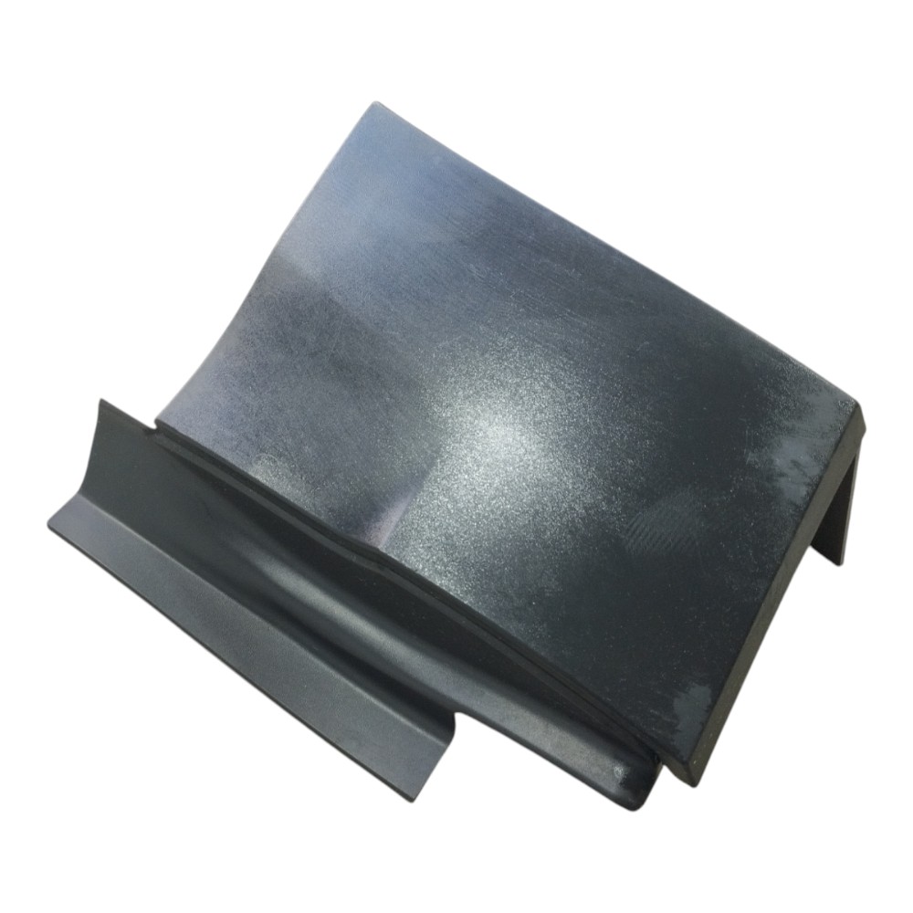 Moldura Spoiler Traseiro Esq Land Rover Defender 2022 V645