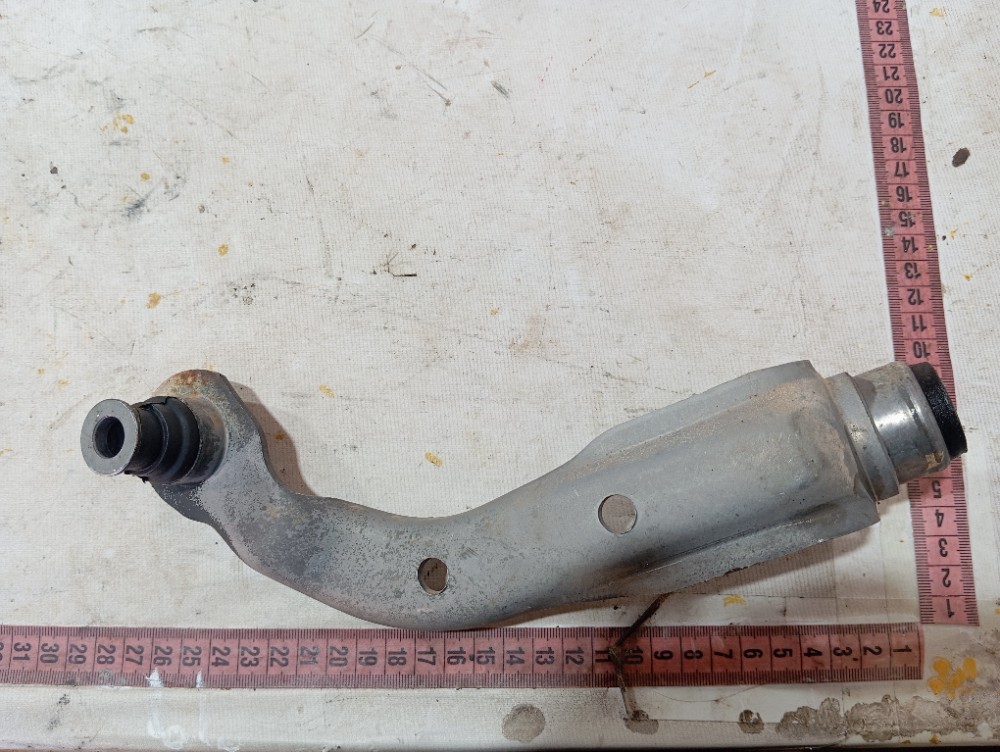 Suporte direito quadro dianteiro Renault Zoe 2022 a 23 V639 8