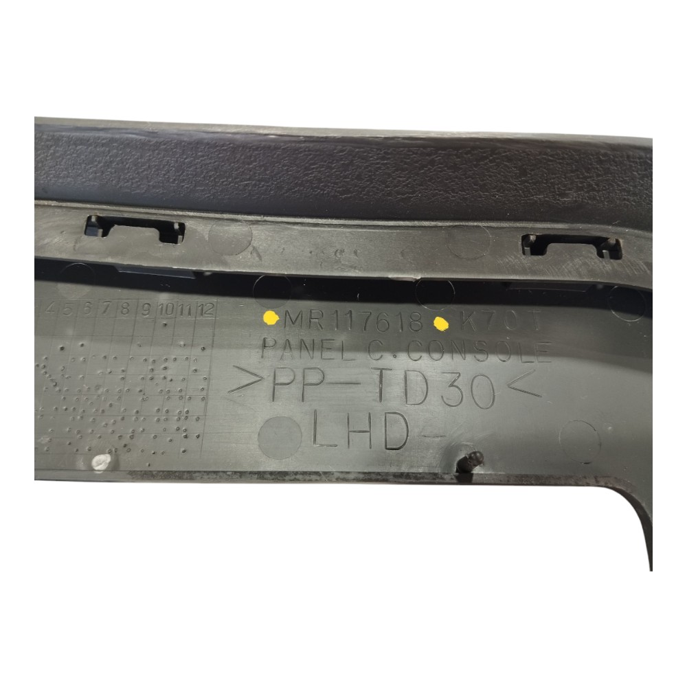 Moldura Console Central Mitsubishi L200 Sport 2004 V638 3