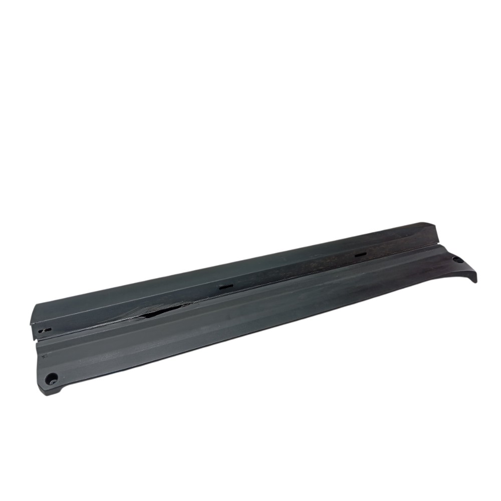 Moldura porta dianteira direita Byd Song Pro 2024 V674 1