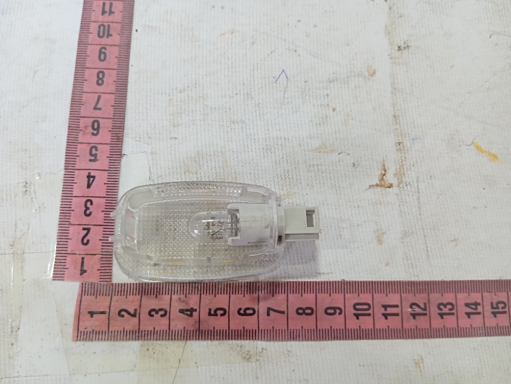 Luz Cortesia Mercedes B180 2010 V630 7