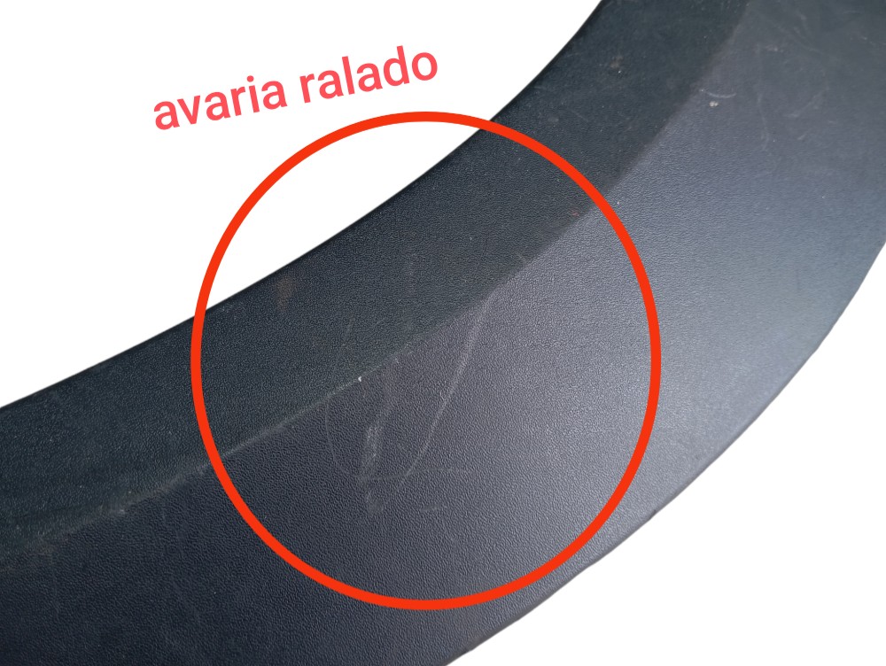 Moldura Paralama Direito Volvo Xc70 2007 V64 9