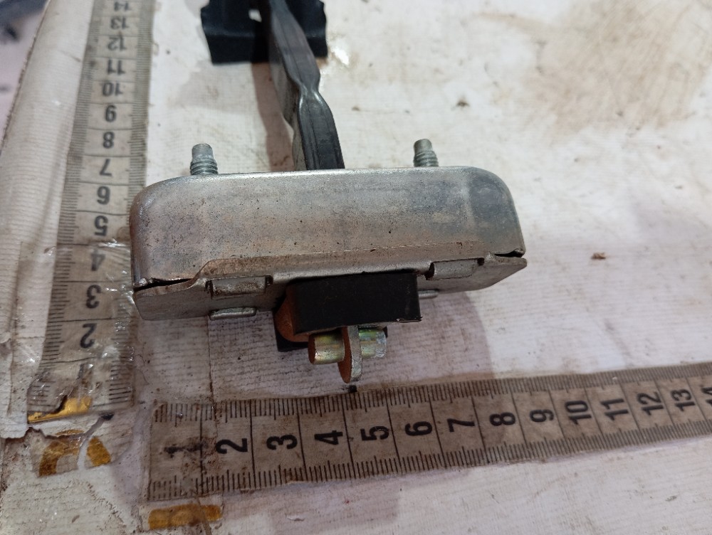 Limitador Porta Traseira Esquerda Land Cruiser Prado 05 V620 6