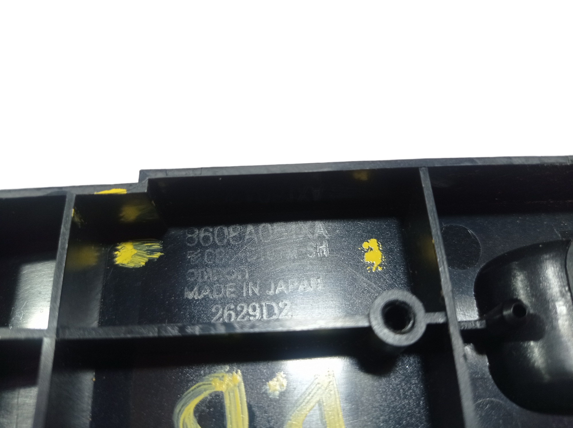 Moldura Botão Vidro Dianteira Direita Pajero Sport 10 V569 8