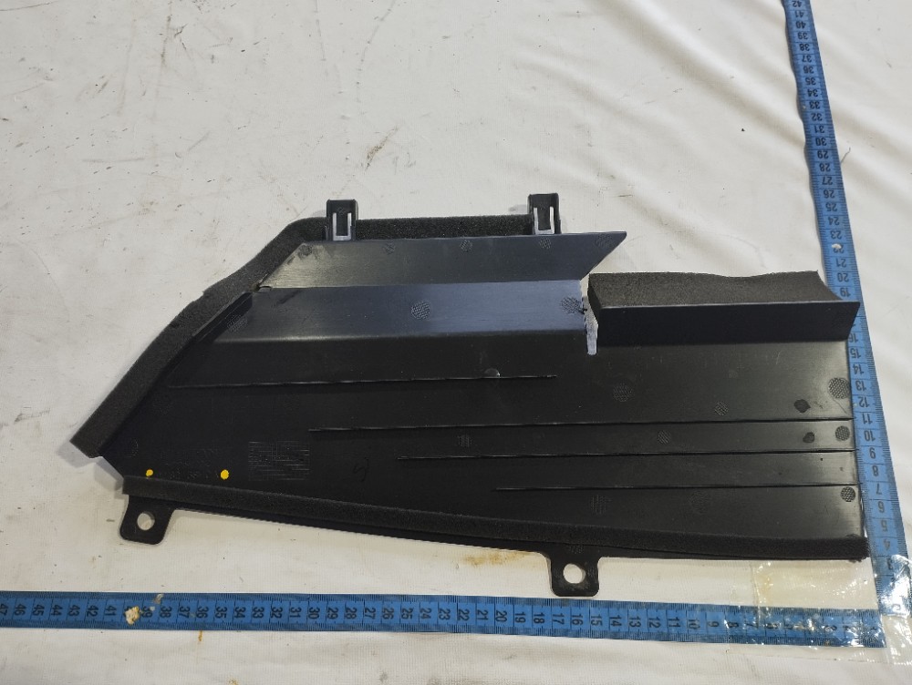 Defletor Esquerdo Radiador Nissan Leaf 2023 V632 7
