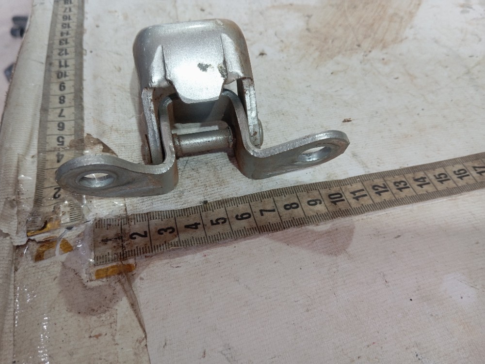 Dobradiça Porta Traseira Direita Land Cruiser Prado 05 V620 8