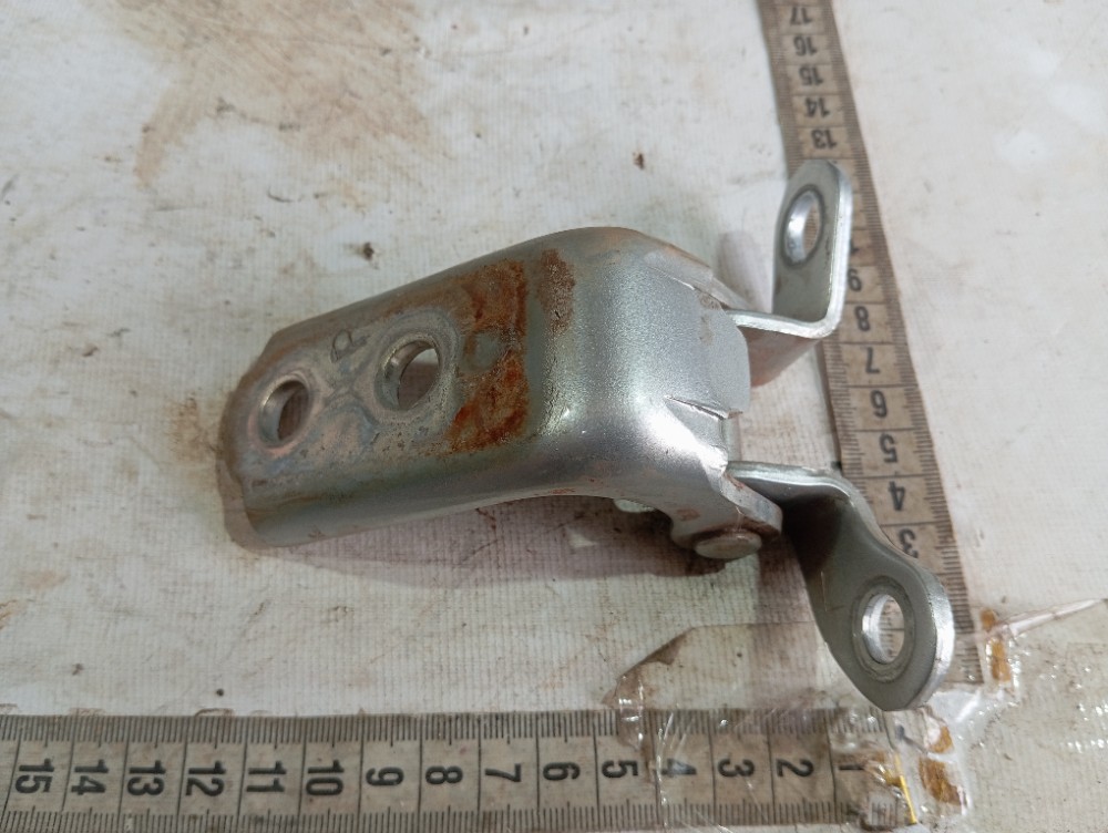 Dobradiça Porta Traseira Direita Land Cruiser Prado 05 V620 7