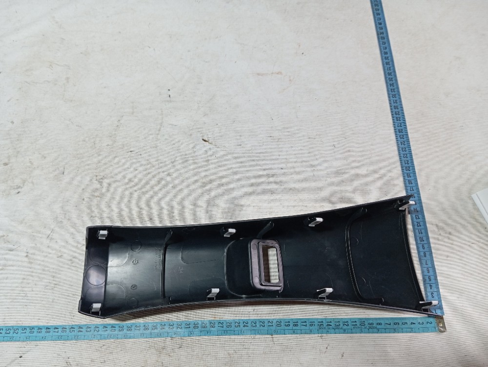 Moldura traseira console Toyota Yaris 2022 2023 9