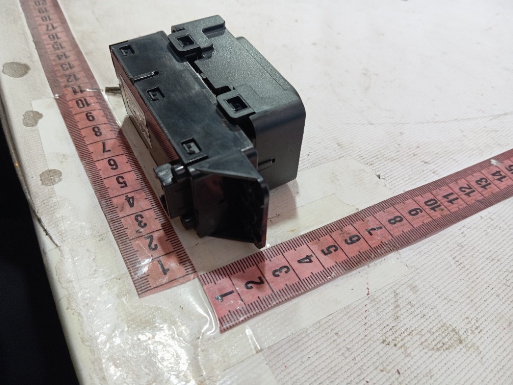 Botão Vidro Porta Traseira Direita Gwm Haval Gt 2024 25 V636 9