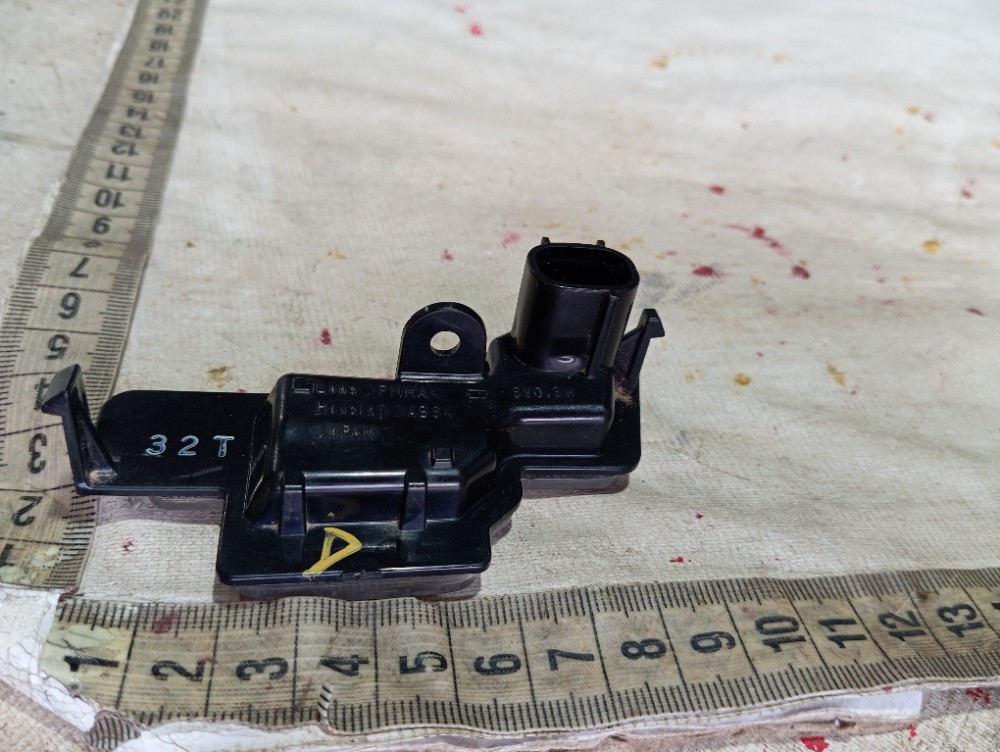 Luz Direita Placa Lexus Rx500hf Sport 2023 V619 7