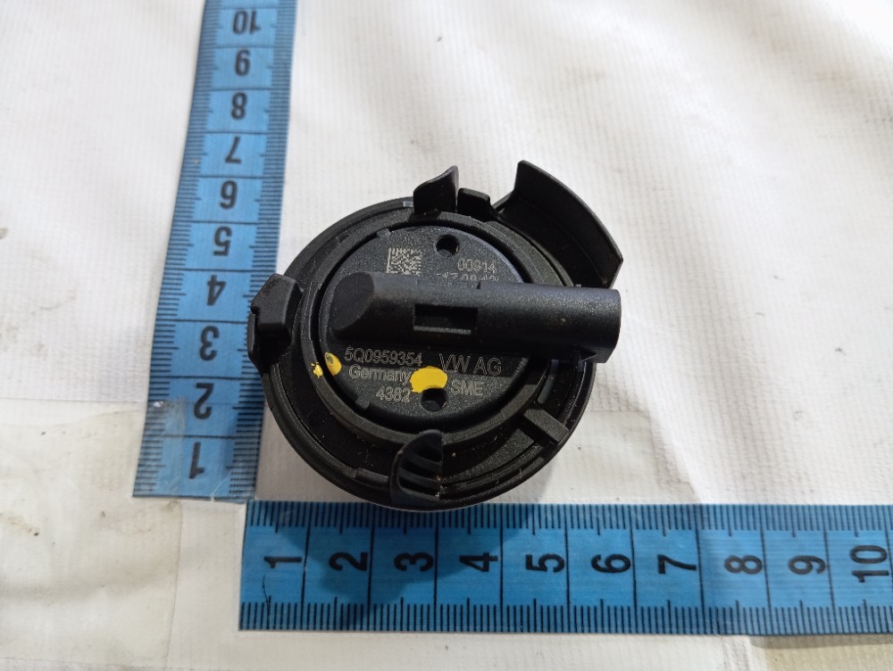 Sensor porta dianteira direita Vw Golf Highline 2014 V626 4