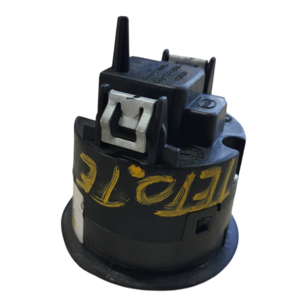 Luz Cortesia Teto Traseiro Esq Byd Song Plus 2023 2025 V631 2