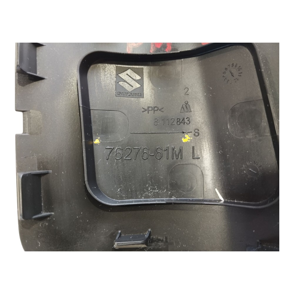 Acabamento Porta Mala Esquerdo Suzuki Scross 2015 2016 V648 10