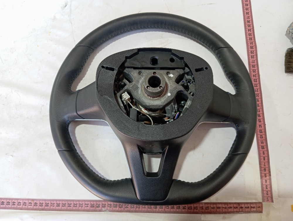 Volante Motorista Nissan Leaf 2023 V632 10