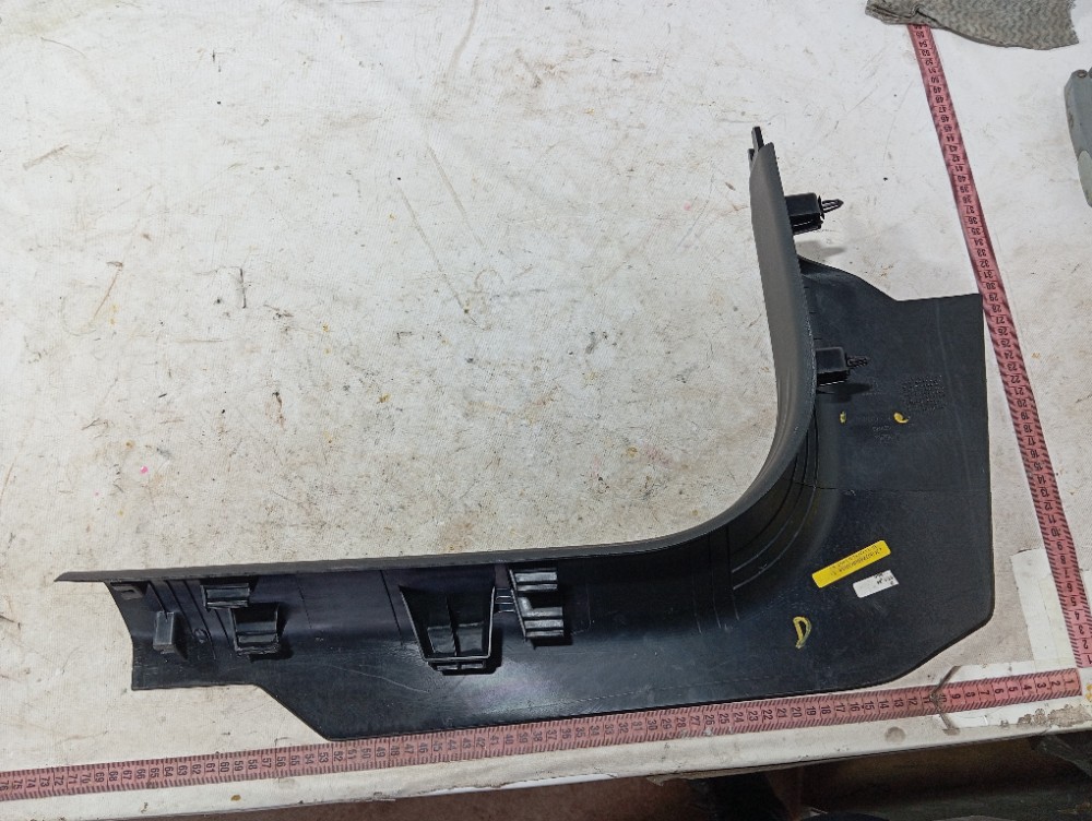 Acabamento Pé Coluna Direita Ram Rampage Rt 23 2024 V641 9