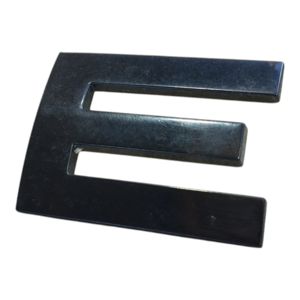 Emblema E Land Rover Defender 2022 V645 2