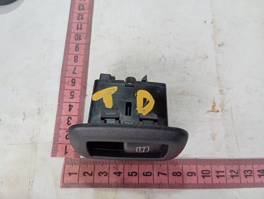 Botão Vidro Porta Traseira Direita Mercedes B180 2010 V630 8