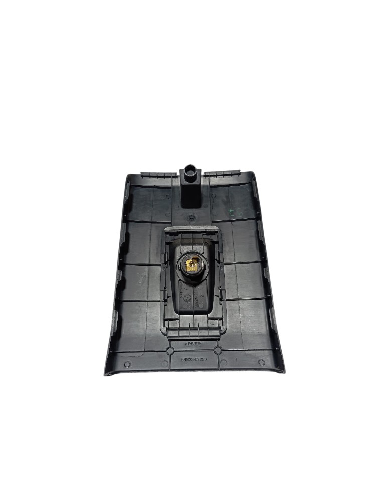 Moldura console tomada 12v Toyota Corolla 2023 3
