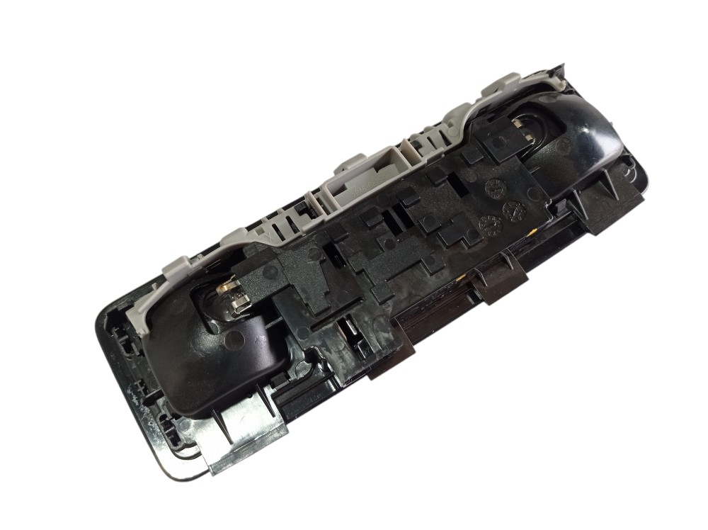 Luz Cortesia Teto Traseiro Vw Nivus Hl Tsi 1.0 2024 V608 9