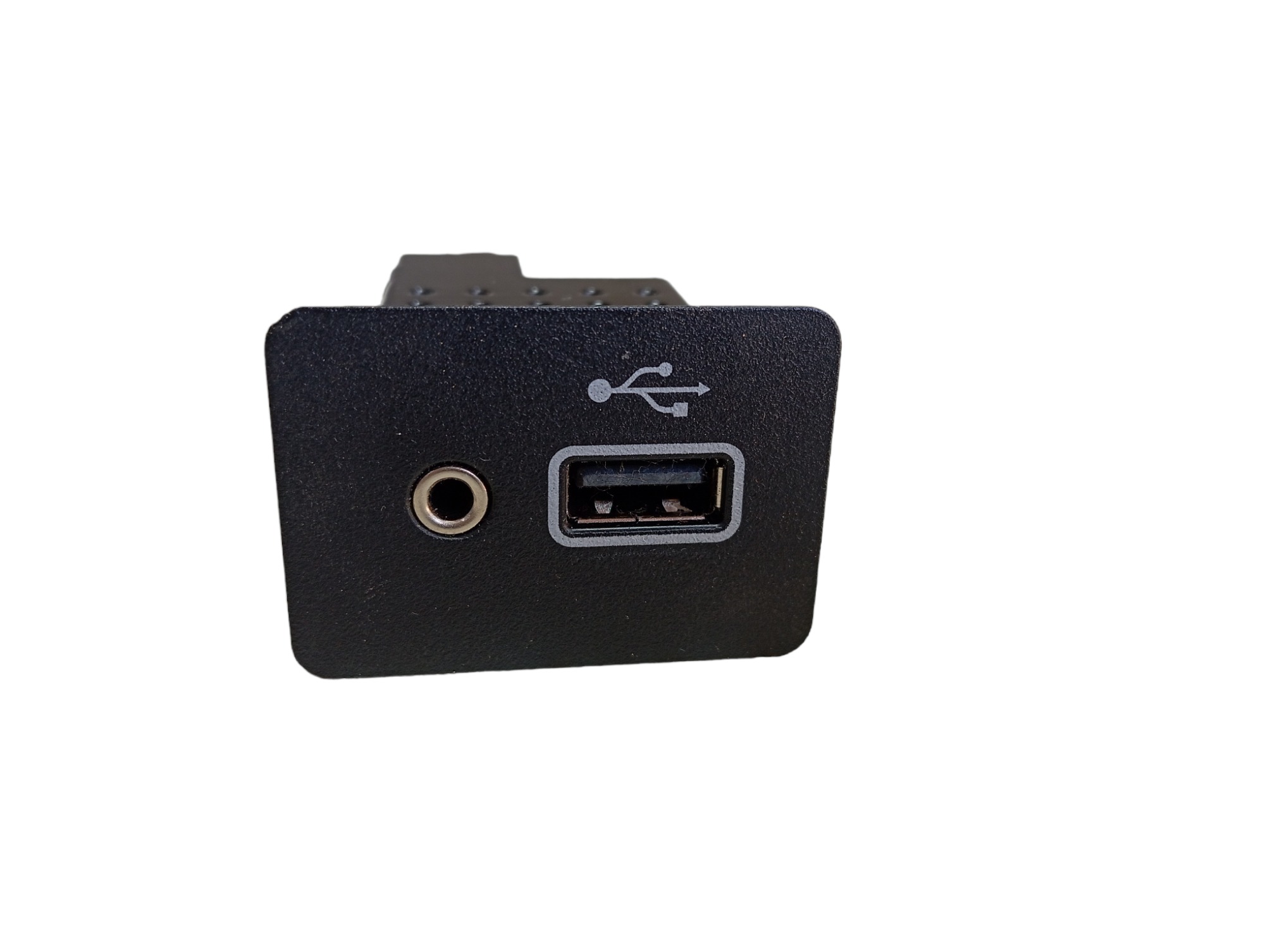 Entrada Usb Nissan Leaf 2022 V589 5