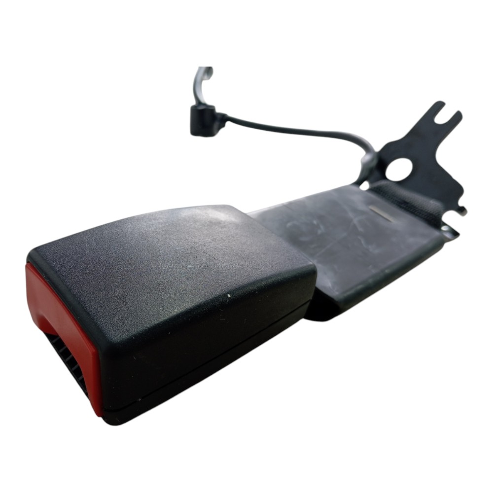 Engate traseiro direito GM Traker LT Ecotec 2022 V627 5
