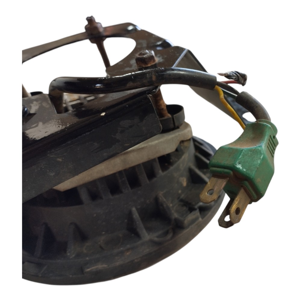 Farol Esquerdo Troller T4 2011 V650 Esquerdo 8
