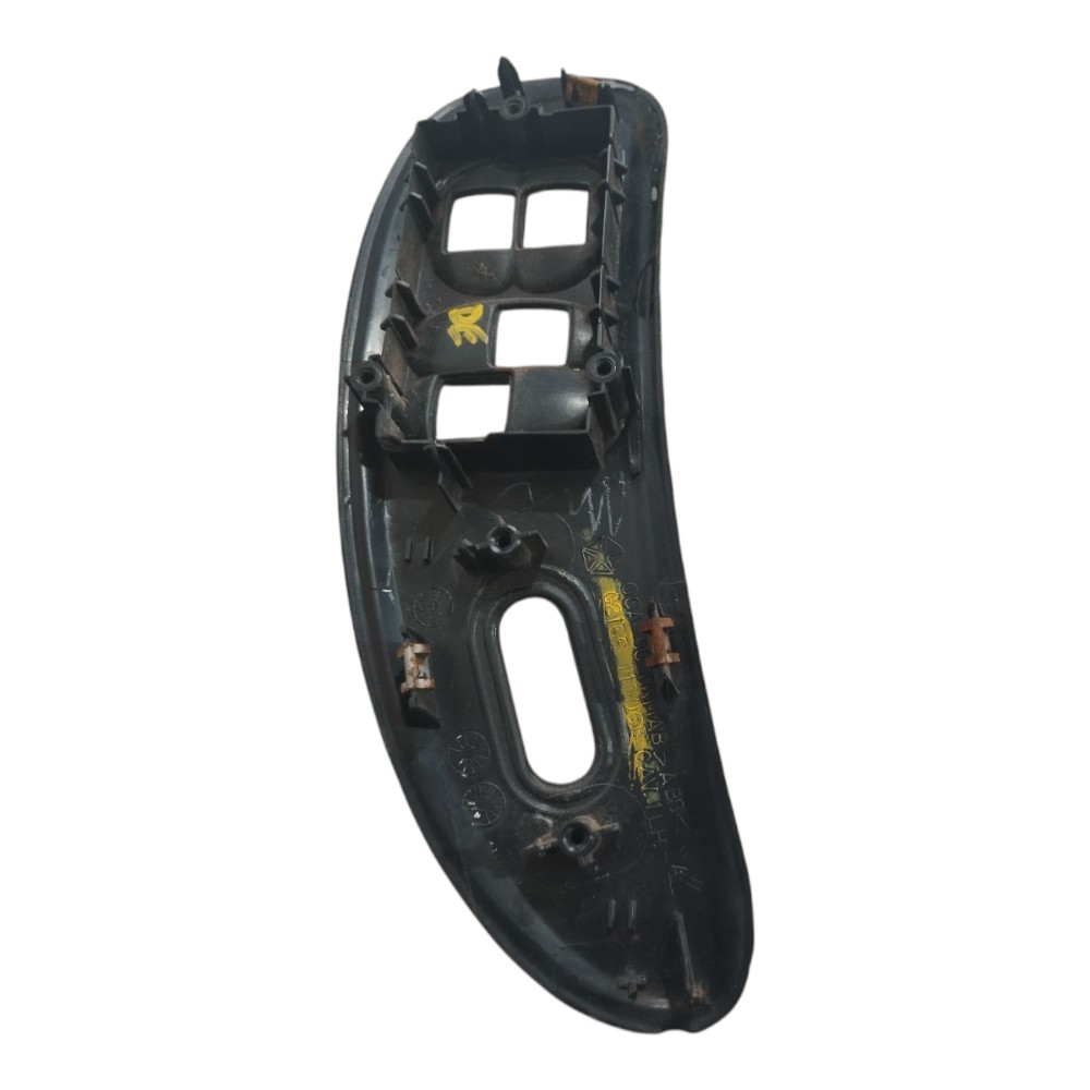 Moldura Botão Dianteiro Direito Chrysler Grand Caravan V578 9