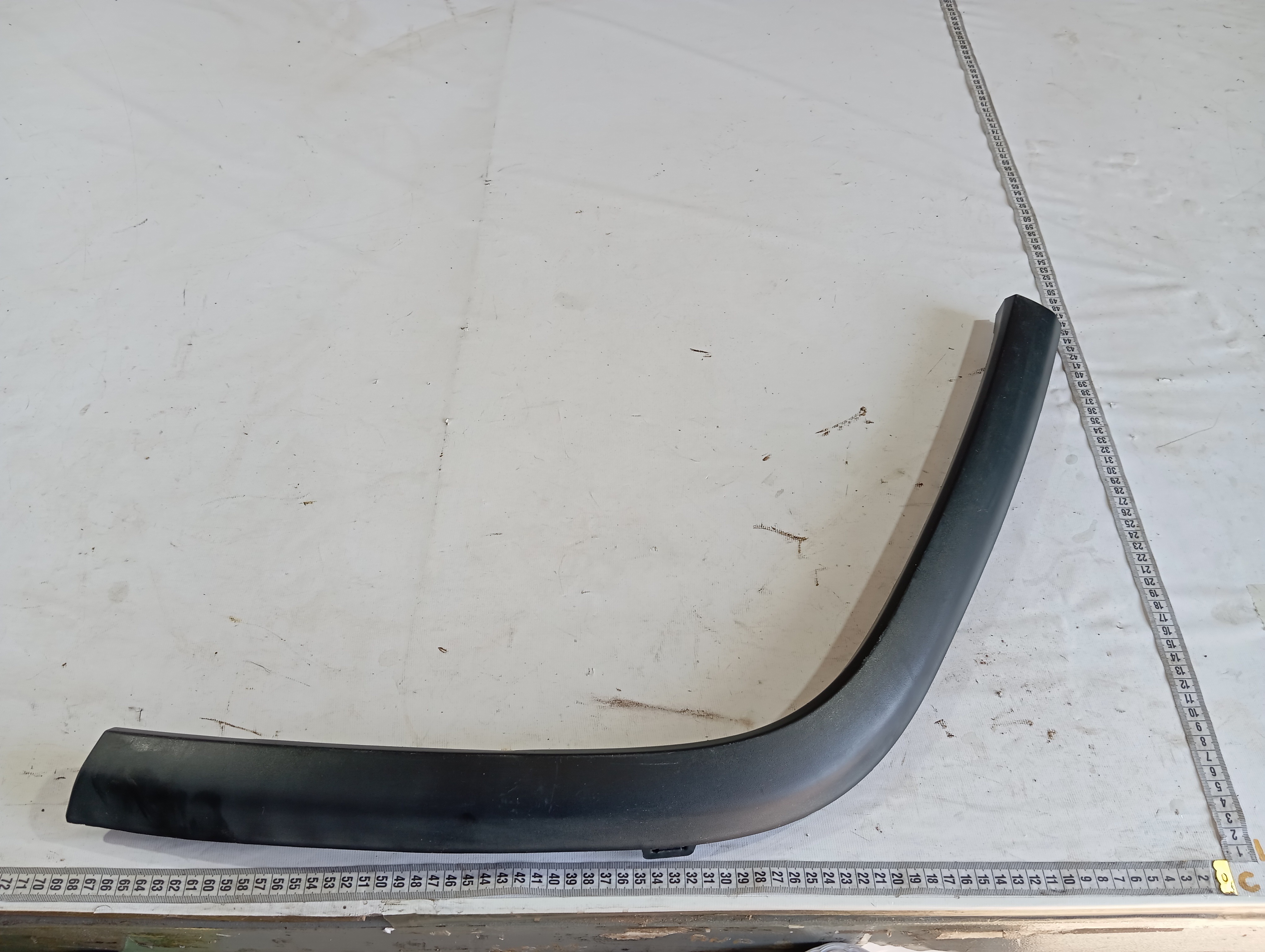 Moldura Caixa Roda Traseira Esquerda Jeep Cherokee 14 V604 9