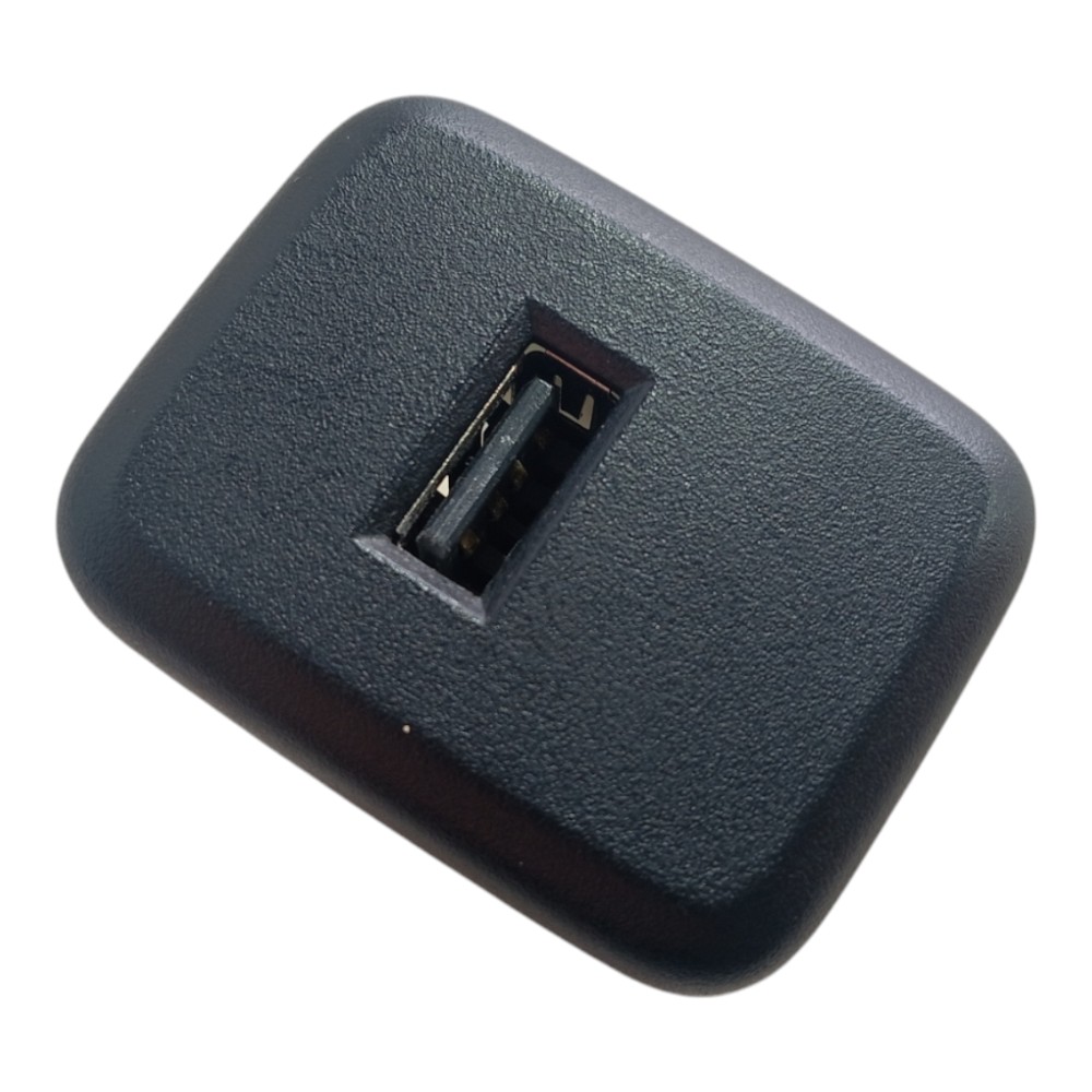 Entrada Usb Gm Tracker 2020 2025 V627 5