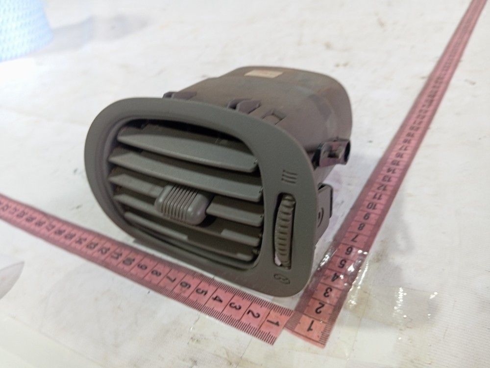 Difusor Ar Direito Painel Chryler Grand Caravan 2003 V578 7