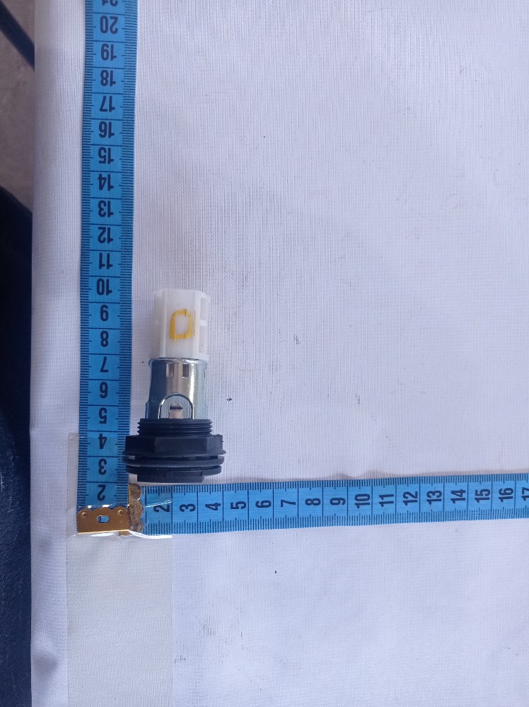Tomada 12 Volts Porta Mala Direita Porsche Cayenne S 2003 6